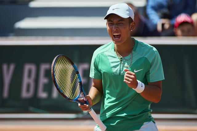 直播互动-商竣程朱琳闯入草地赛八强 温网中国军团值得期待