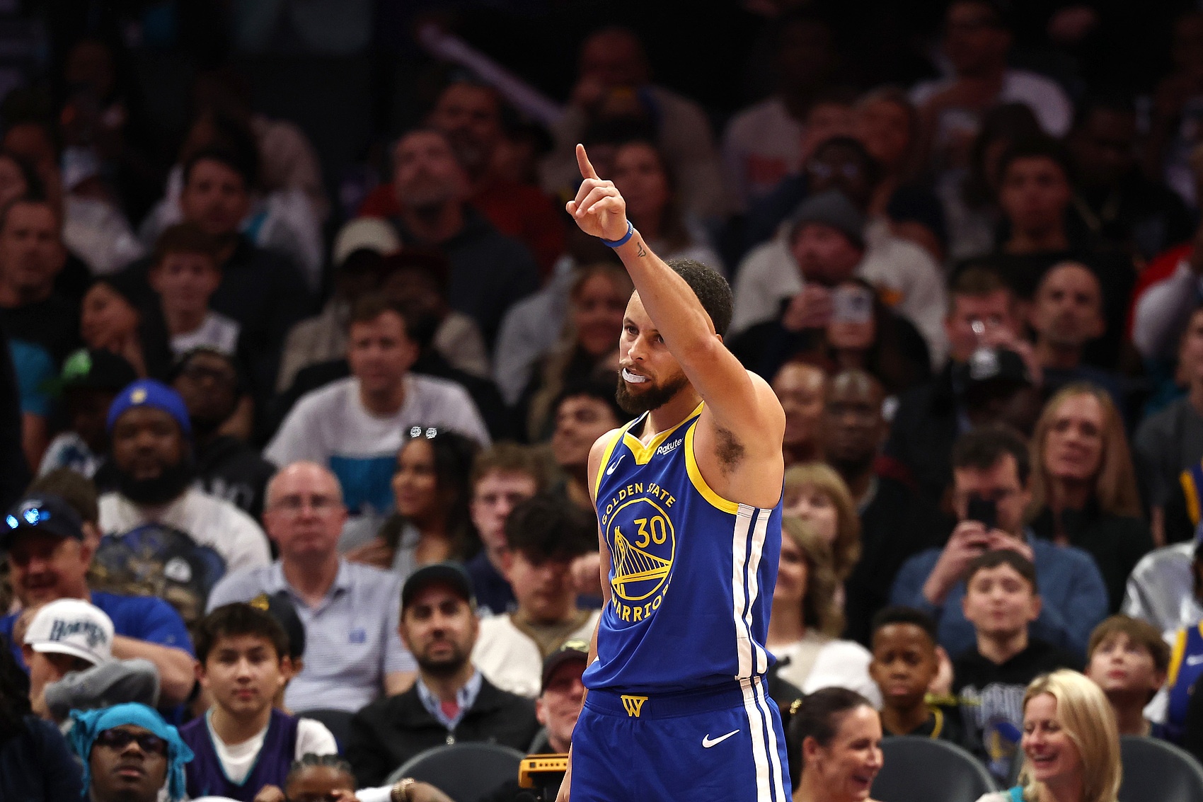 勇士让库里小伤大养&amp;直接报销是对的 这赛季唯一重要的是抽乐透签